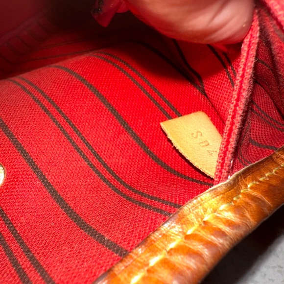 LV Neverfull MM Bag - Picture 10 of 16